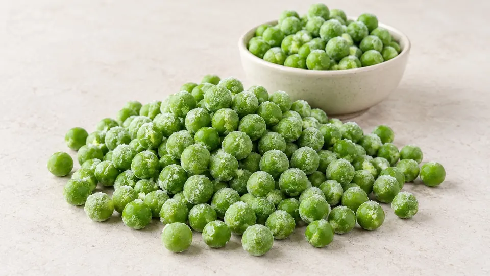 Green peas, photo 1 of 3